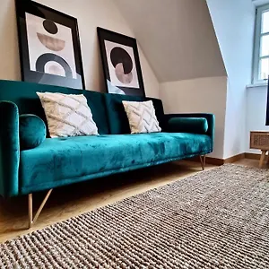 One Apartment's⎢neu+zentral⎢alberstplatz⎢altbau Coburg